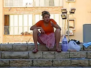 Glam CFNM à trois av ... - 01:21 min.