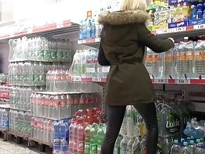 Écolière tatouée por ... - 07:01 min.