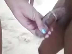 Petite fille aime au ... - 01:13 min.